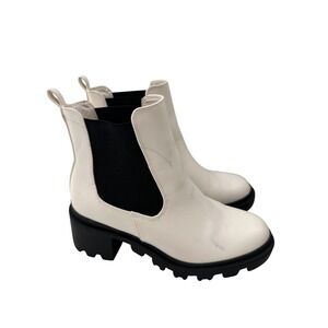 Lulus White & Black Platform Chelsea Boots Size 8 Chunky Ankle Lug Sole Pull On